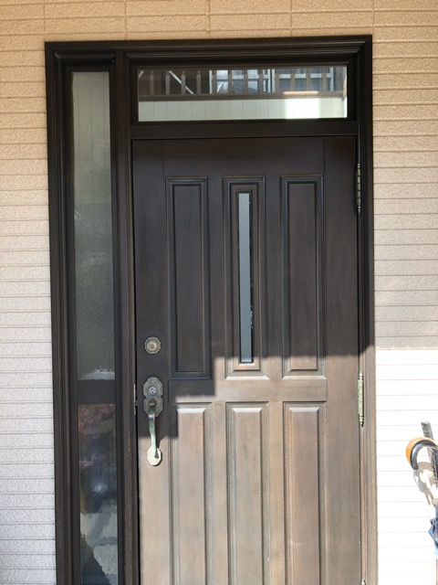 玄関ドアの施工例