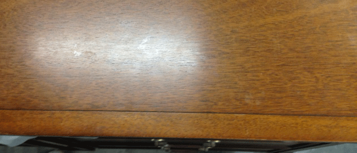 チェストの天板　再塗装