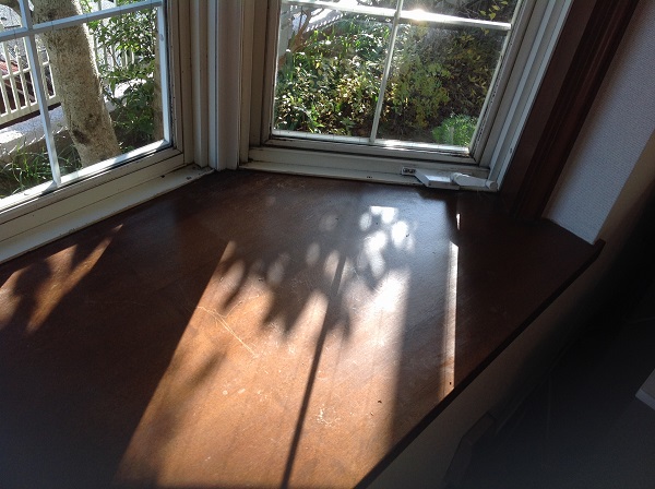 窓枠の再塗装