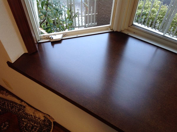窓枠の再塗装