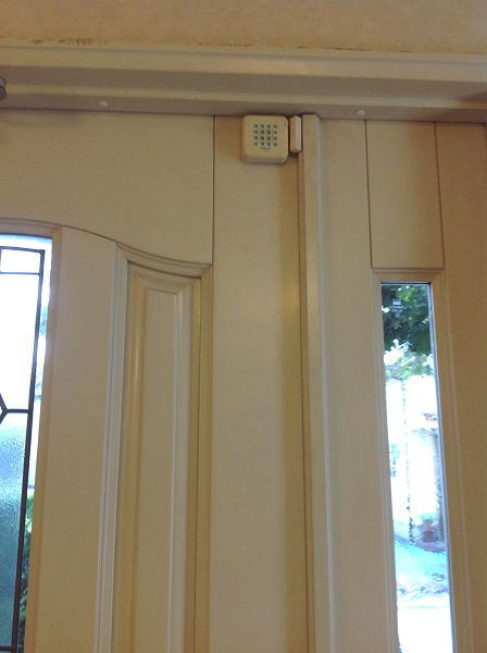 白色玄関ドア再塗装